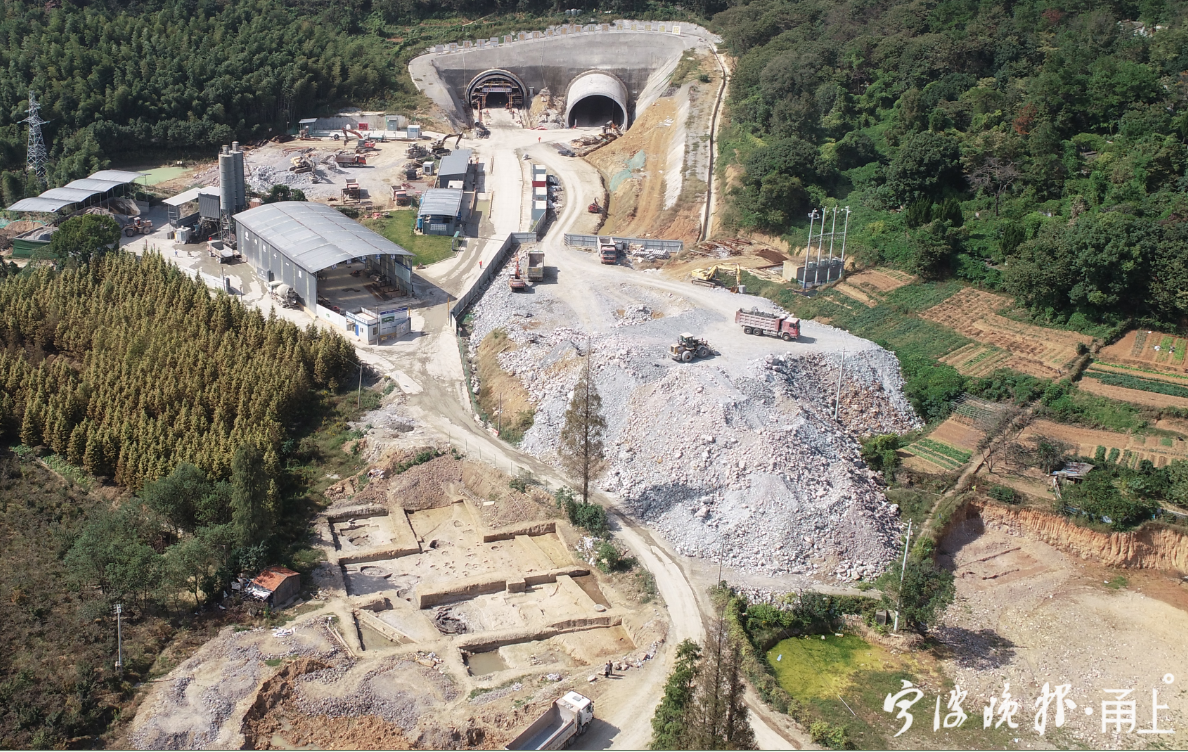 01  四顾山遗址发掘区周边环境.png