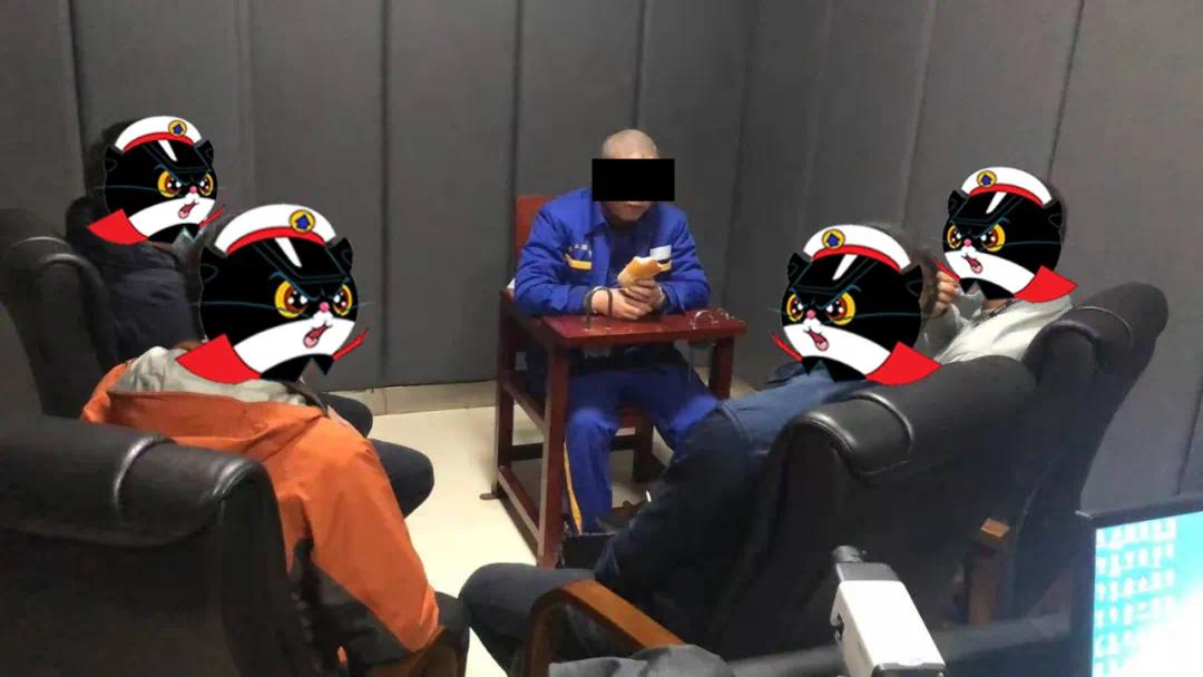 与此同时,在天台的杨某下线李某二兄弟和在宁波镇海的阎某也被抓获.