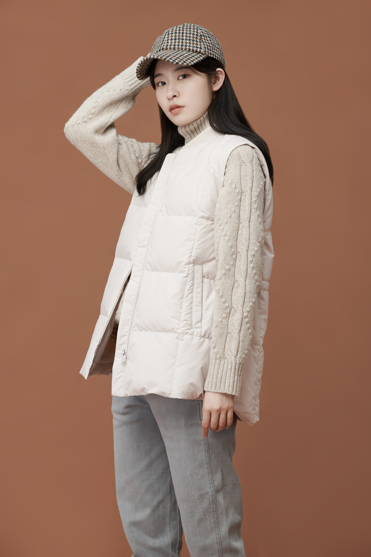 羊绒高领毛衣bf0x51u07 ￥2590夹克款羽绒马甲bf0938c04 ￥2790格纹