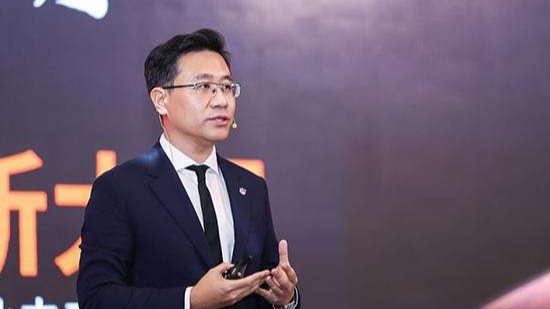 九牧王老板自称要做顶级男士裤装李天天其实男人最适合穿裙子