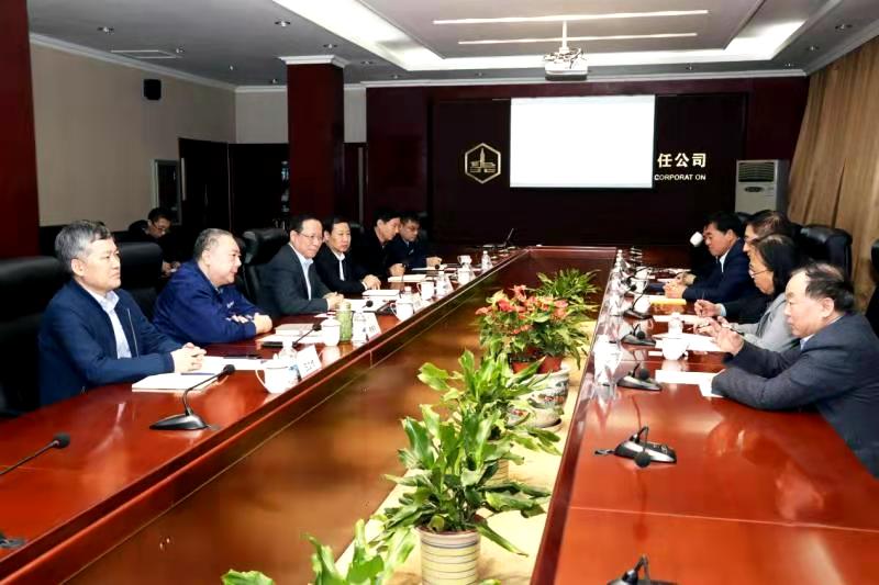 国药集团副总经理胡建伟一行到冀中能源华药集团参观考察