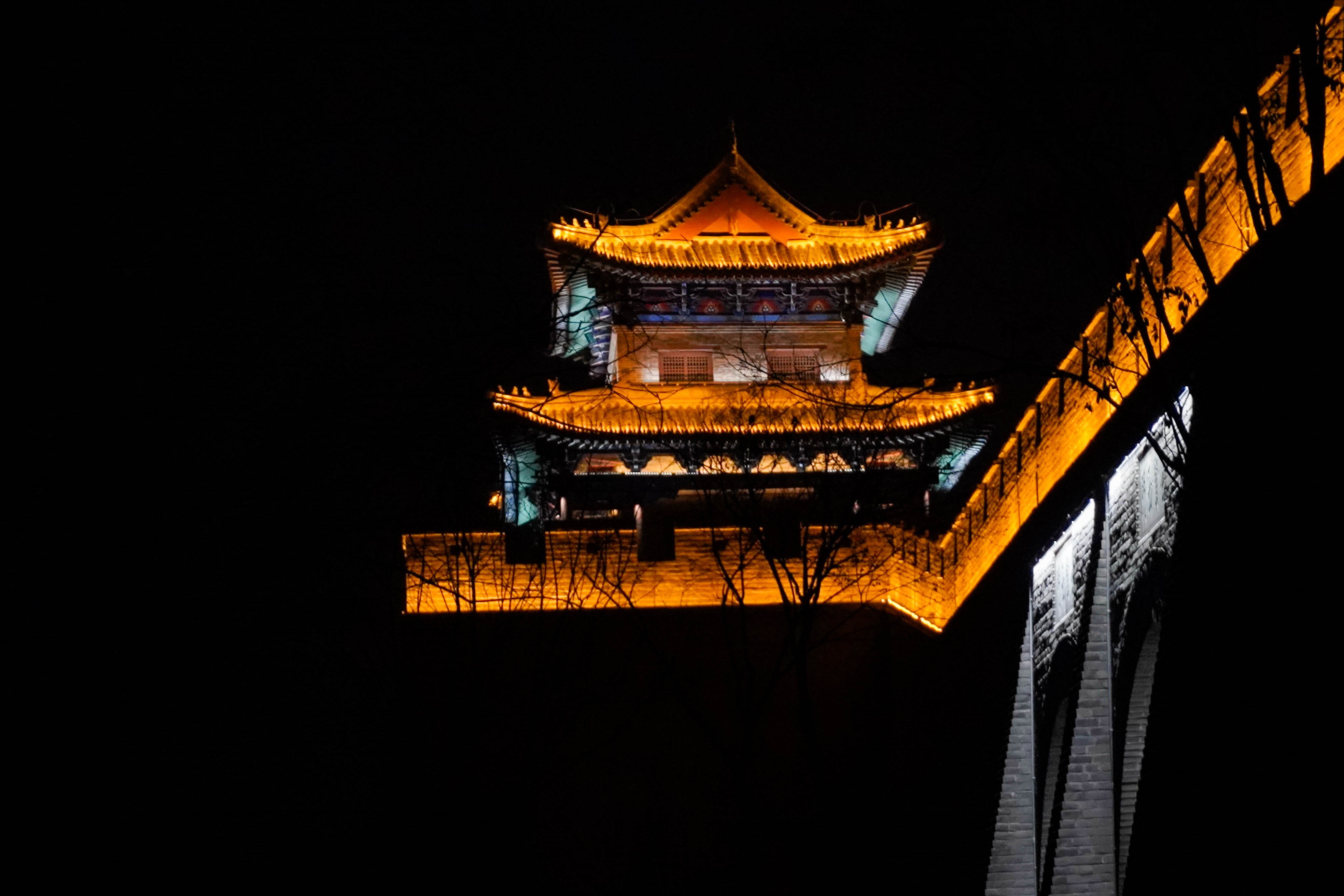 图为忻州古城夜景
