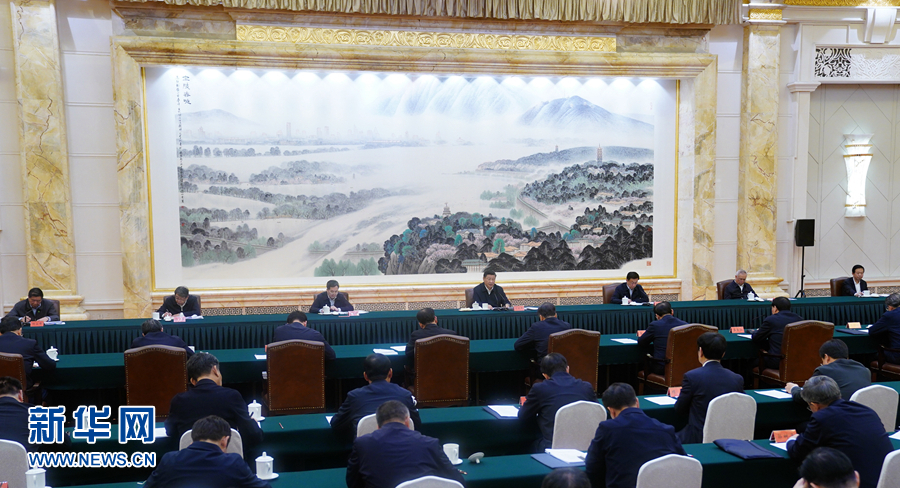 11月14日，中共中央总书记、国家主席、中央军委主席习近平在江苏省南京市主持召开全面推动长江经济带发展座谈会并发表重要讲话。 新华社记者 谢环驰 摄