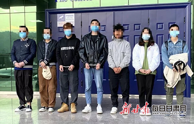 下载手机APP就能躺赚?别傻了!7名“大忽悠”落网