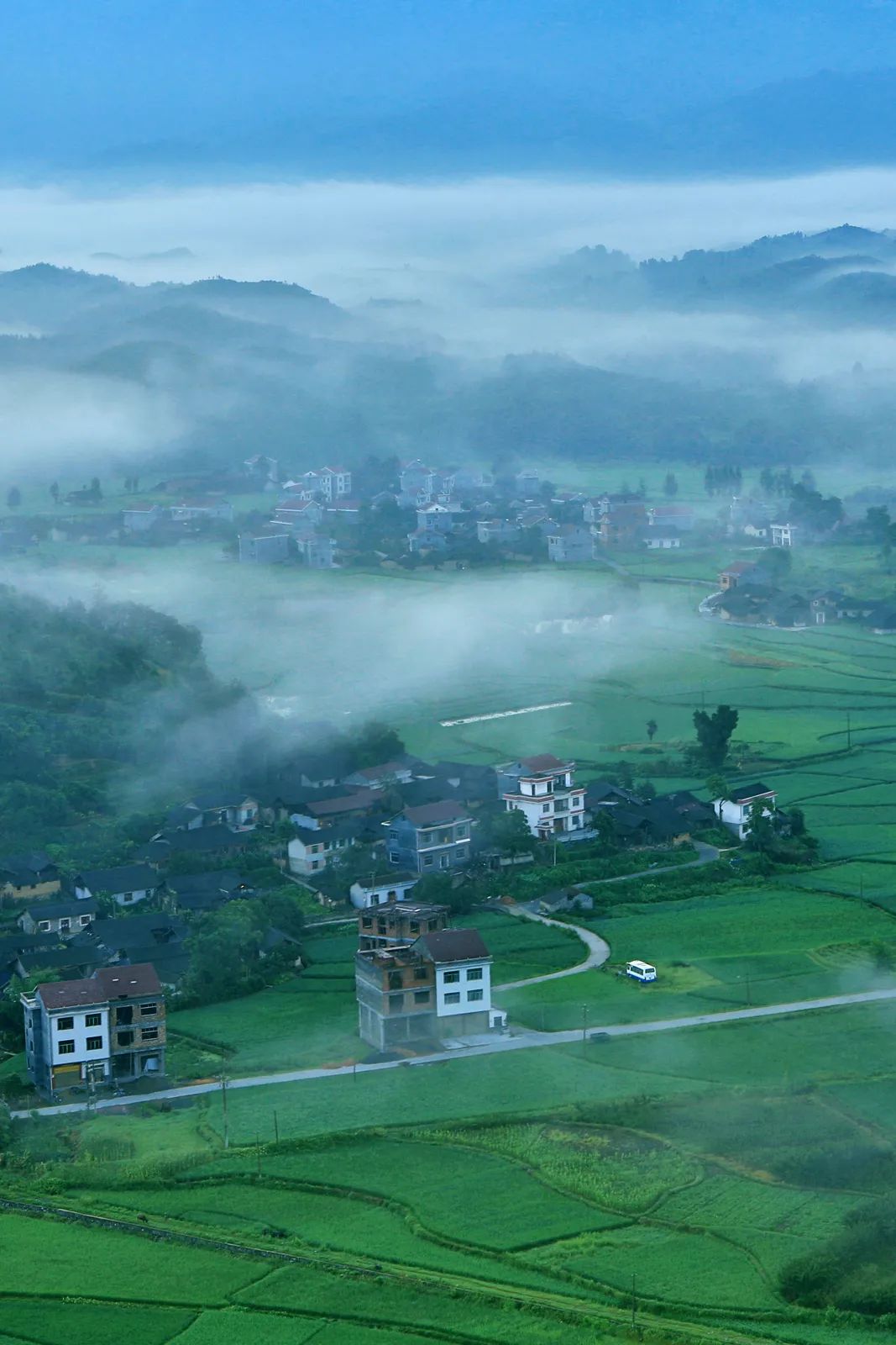 麻阳苗族自治县 ——这里处在湖南和"山地省"贵州的交界处,离赫赫有名