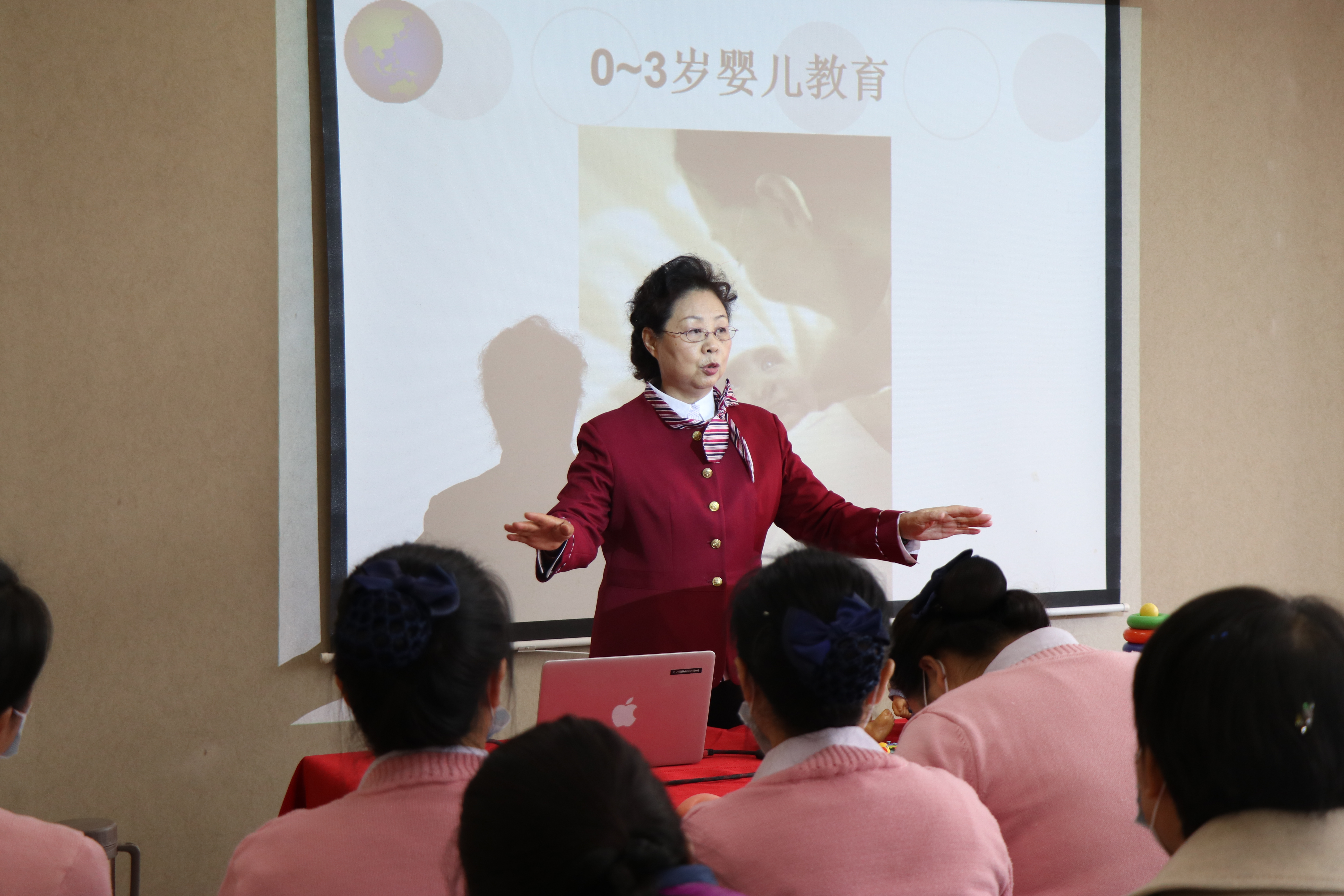 青岛再添一所职业技能培训学校,护理大咖现场言传身教