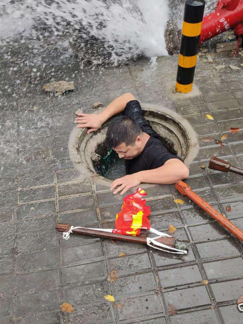 消防栓喷水不止