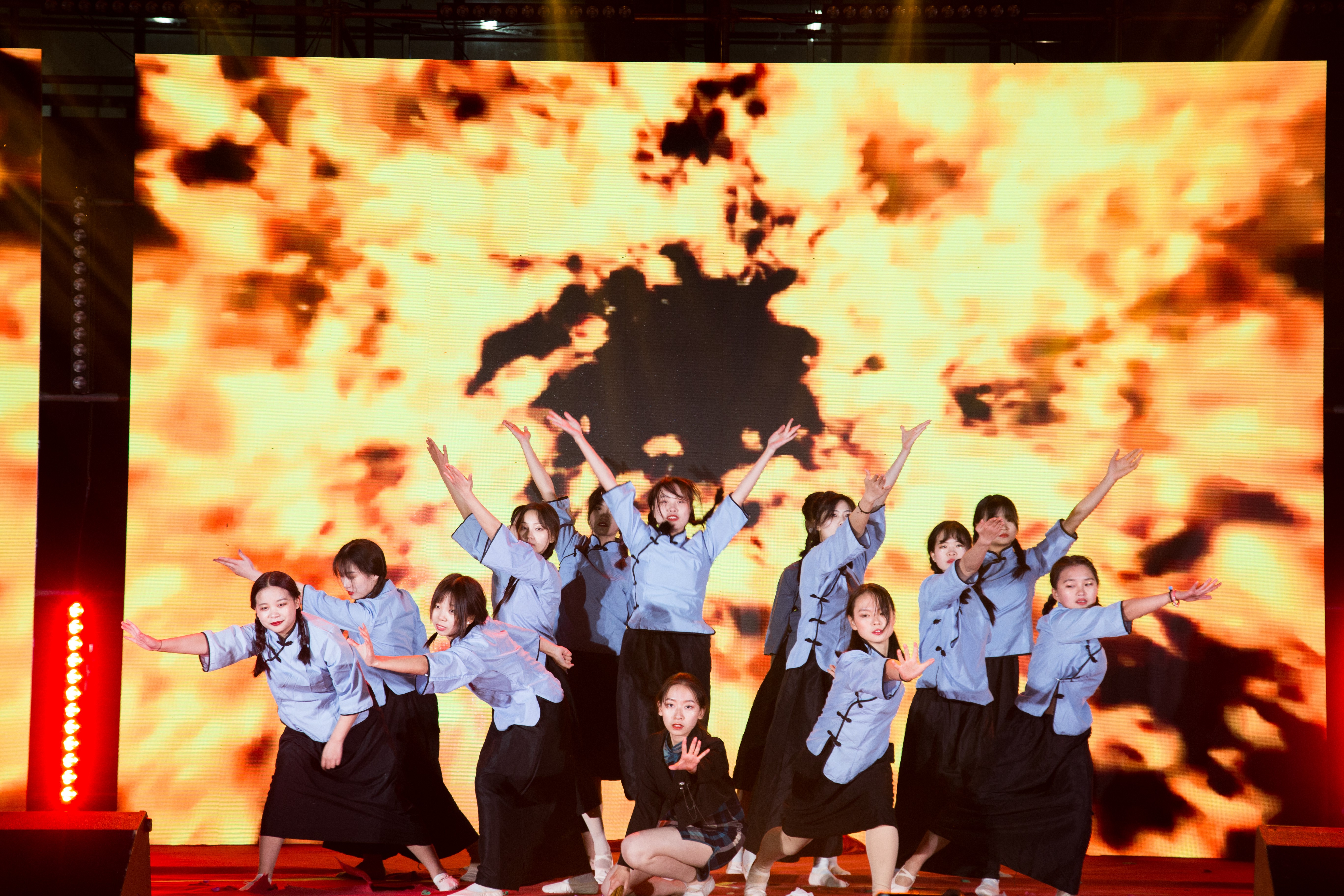 冬天里的一把火！河南农大学子集体舞大赛精彩上演