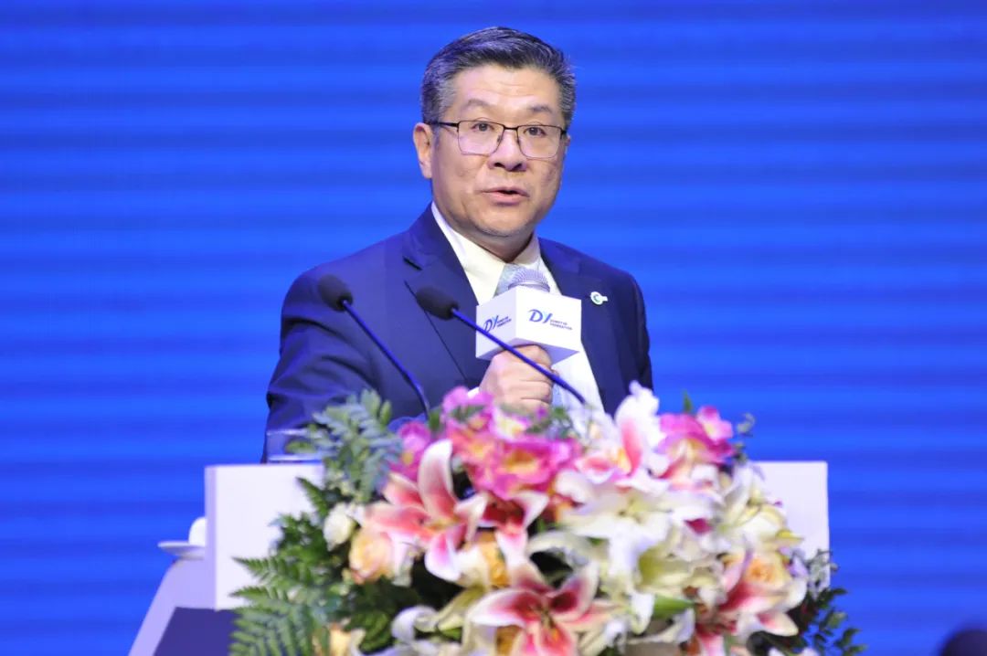东岳集团副总裁、首席技术官鲁孟石博士作报告