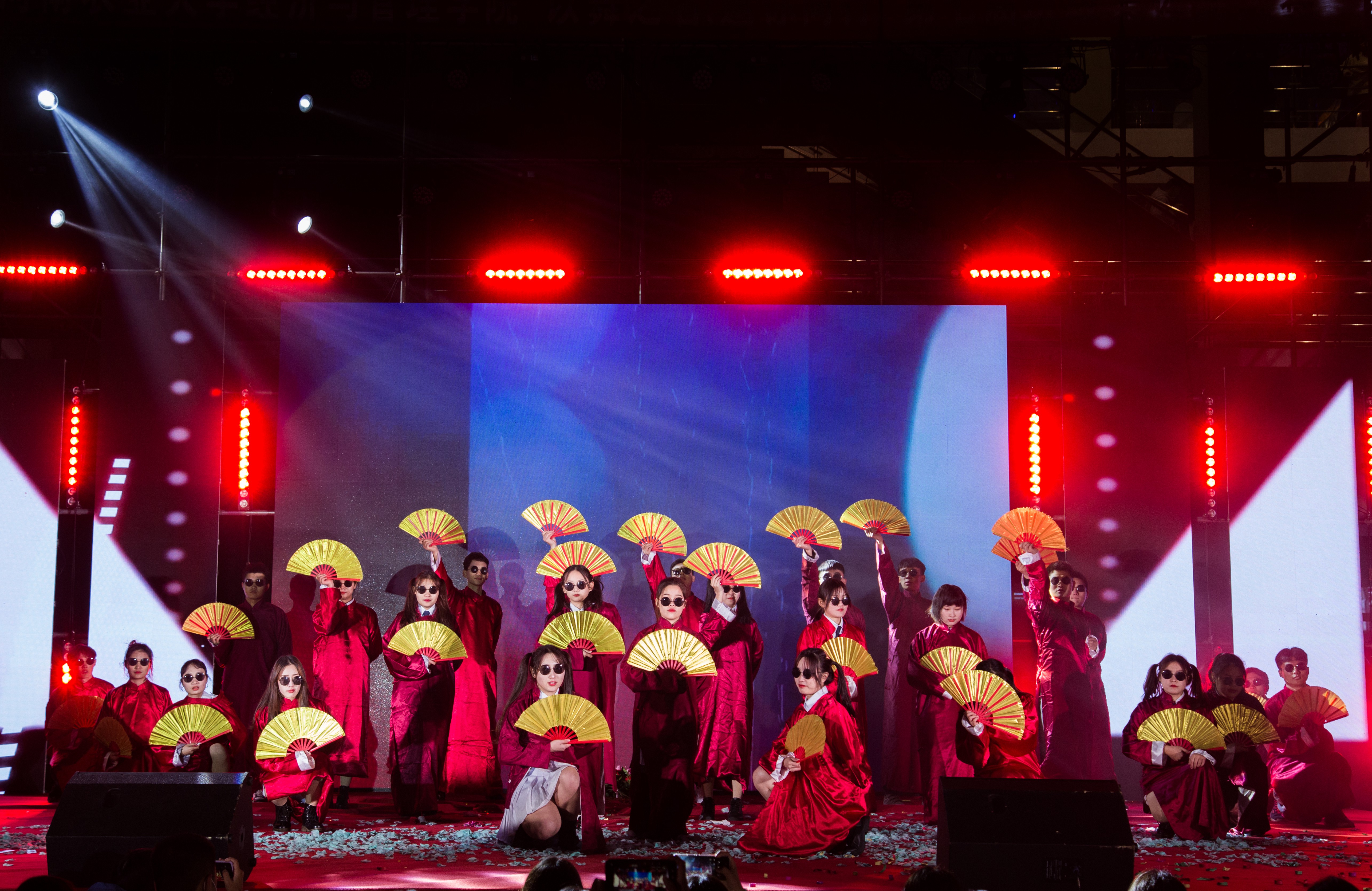 冬天里的一把火！河南农大学子集体舞大赛精彩上演