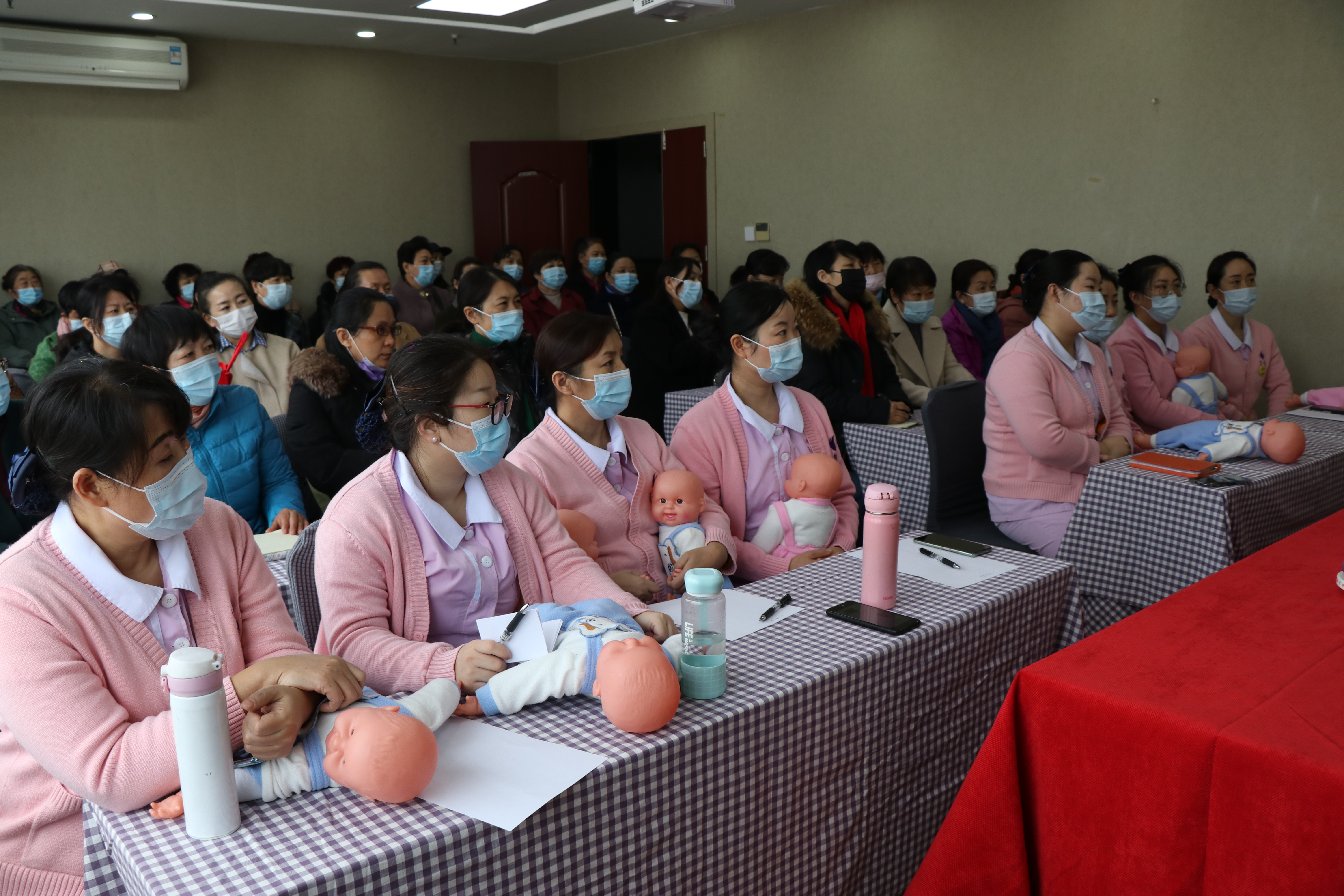 青岛再添一所职业技能培训学校,护理大咖现场言传身教