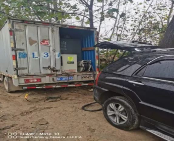郑州市新郑市小李庄村附近流动加油车