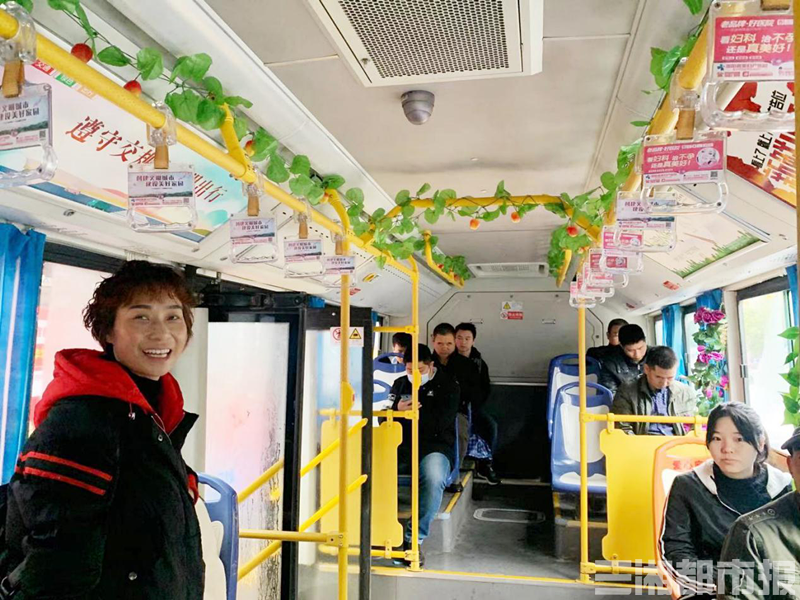 公交车厢文化布置图片