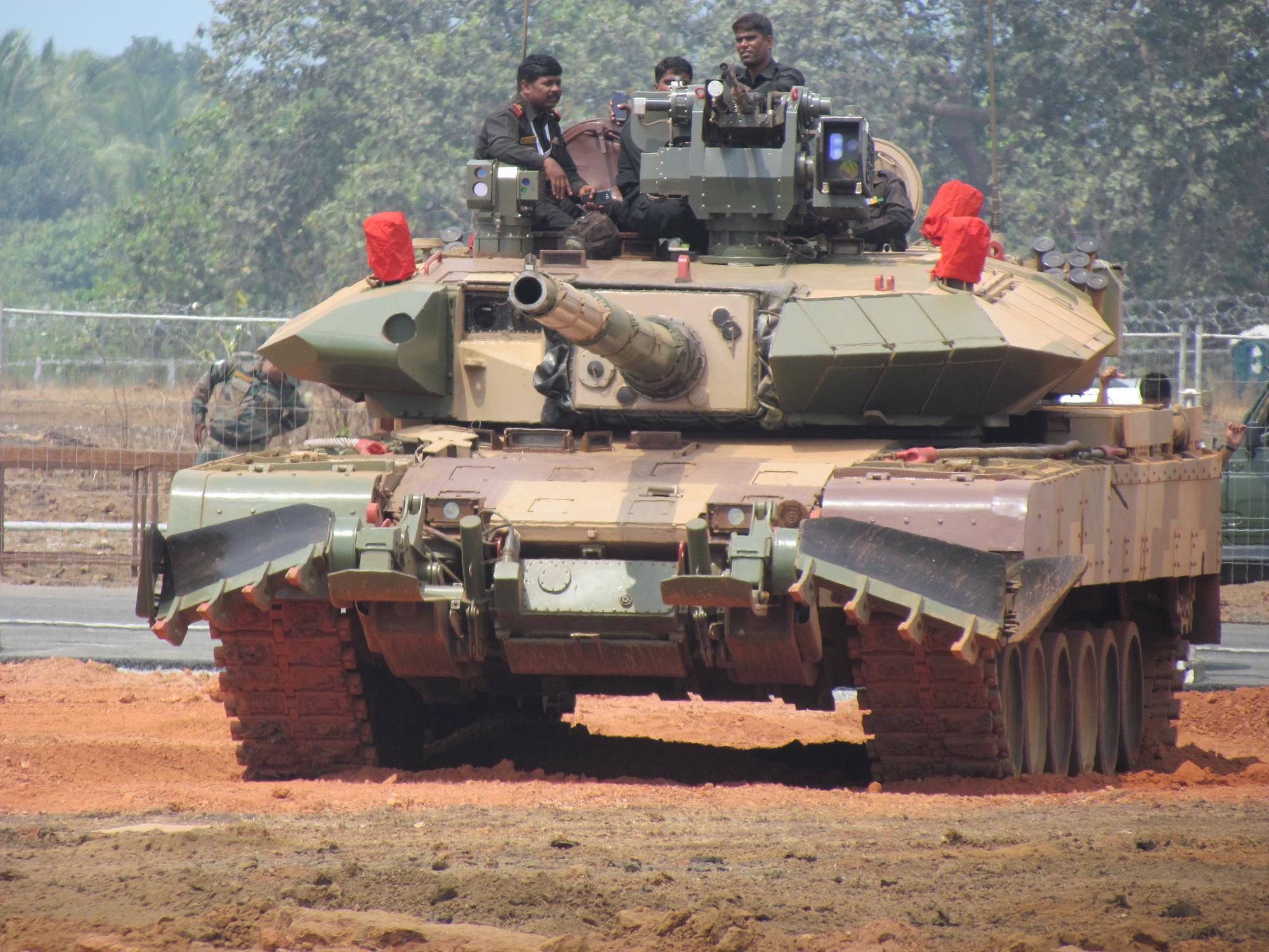 “体重”创世界纪录 “阿琼”坦克暴露印度自主国防软肋