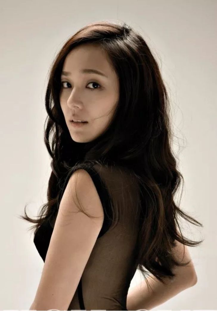 柳真的的确确美成了一代人的记忆.