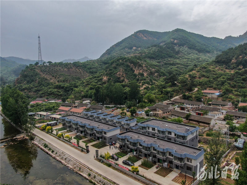 2020年6月11日，河北省青龙满族自治县龙潭村，实施易地扶贫搬迁的村民已经迁入住新房。
