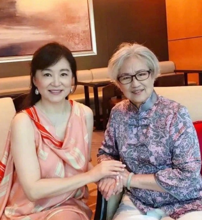 宝黛相会林青霞晒与62版林黛玉合影粉丝p图获赞