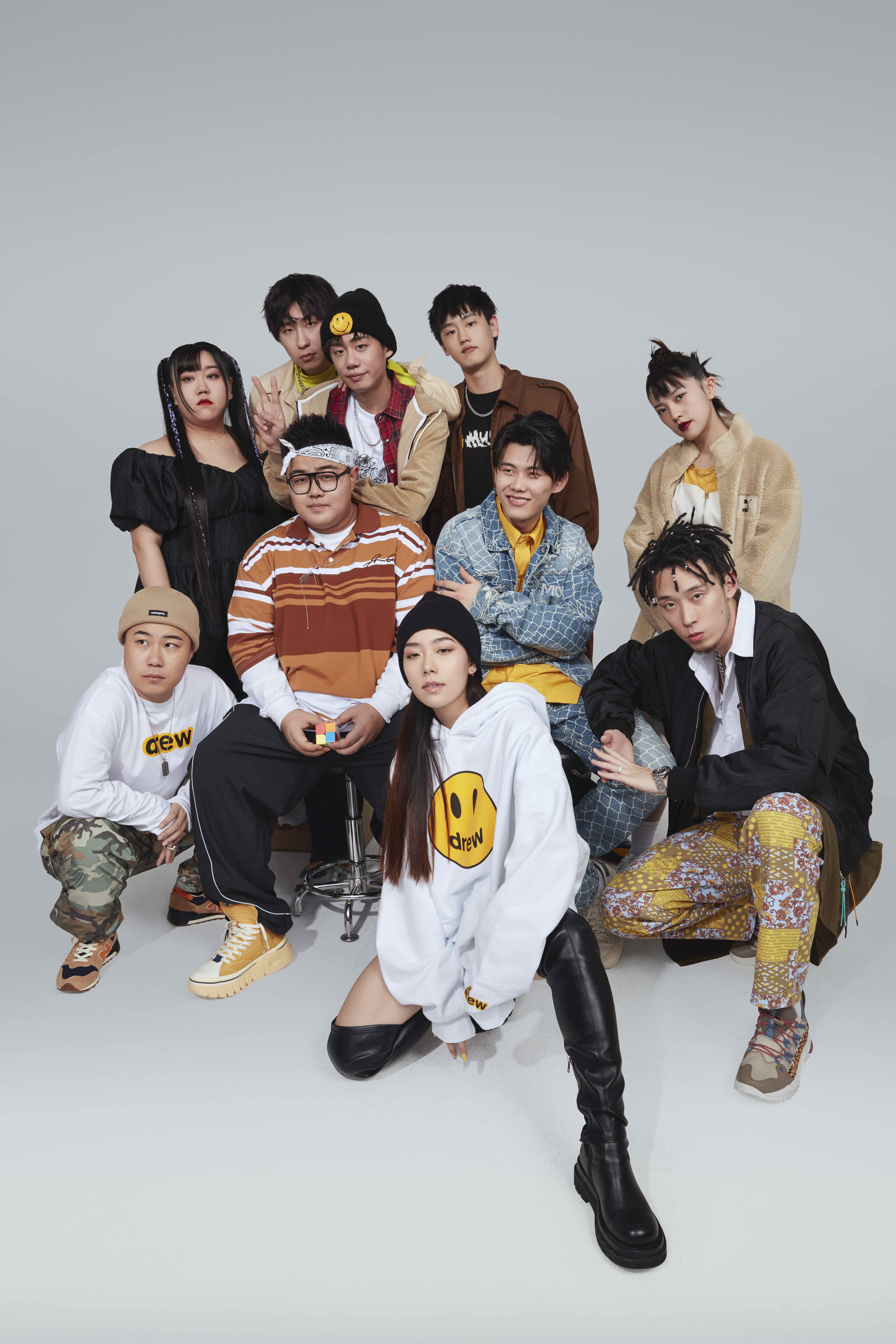 w8ves厂牌首支单曲万悟说上线赛博朋克风打造未来科幻感