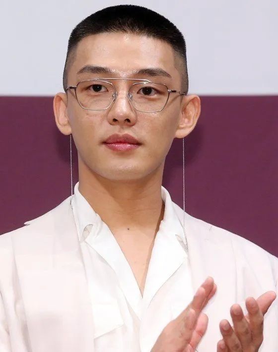 家居资讯 装修案例 正文除了演技好之外,刘亚仁的时尚sense也是圈内