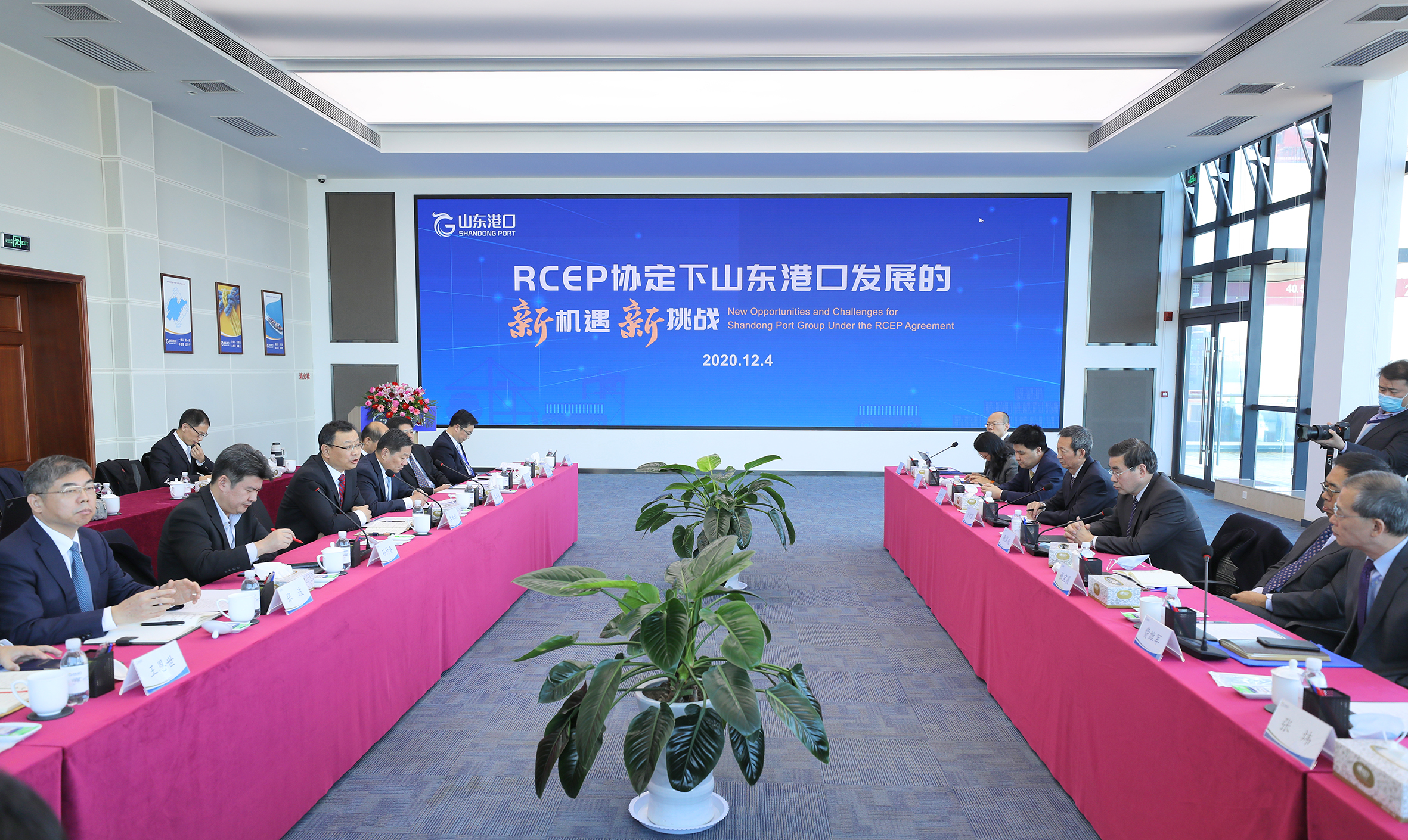 “中国航运50人论坛”走进山东港口 推动港航业合作和高质量发展