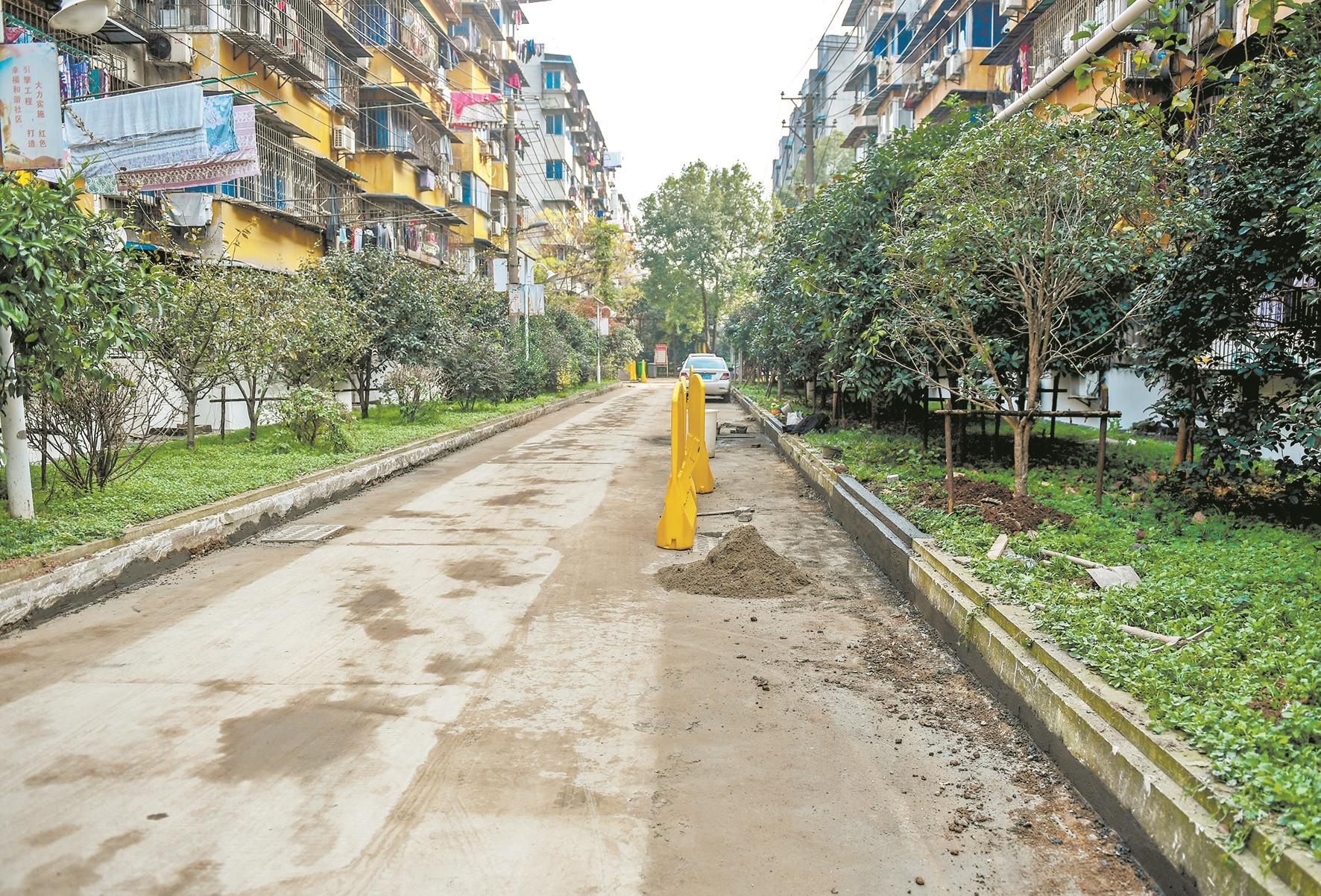青翠苑社区内部道路拓宽