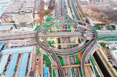 阿房一路—西三环四层全互通式立交通车