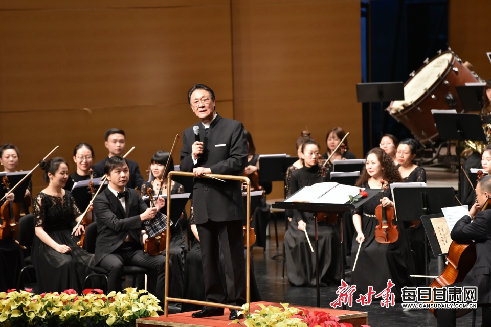 谭利华与现场观众交流互动