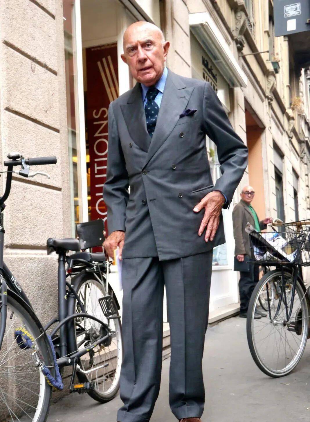 意大利时尚教父90岁一直优雅有格调米兰因为他成为时尚之都