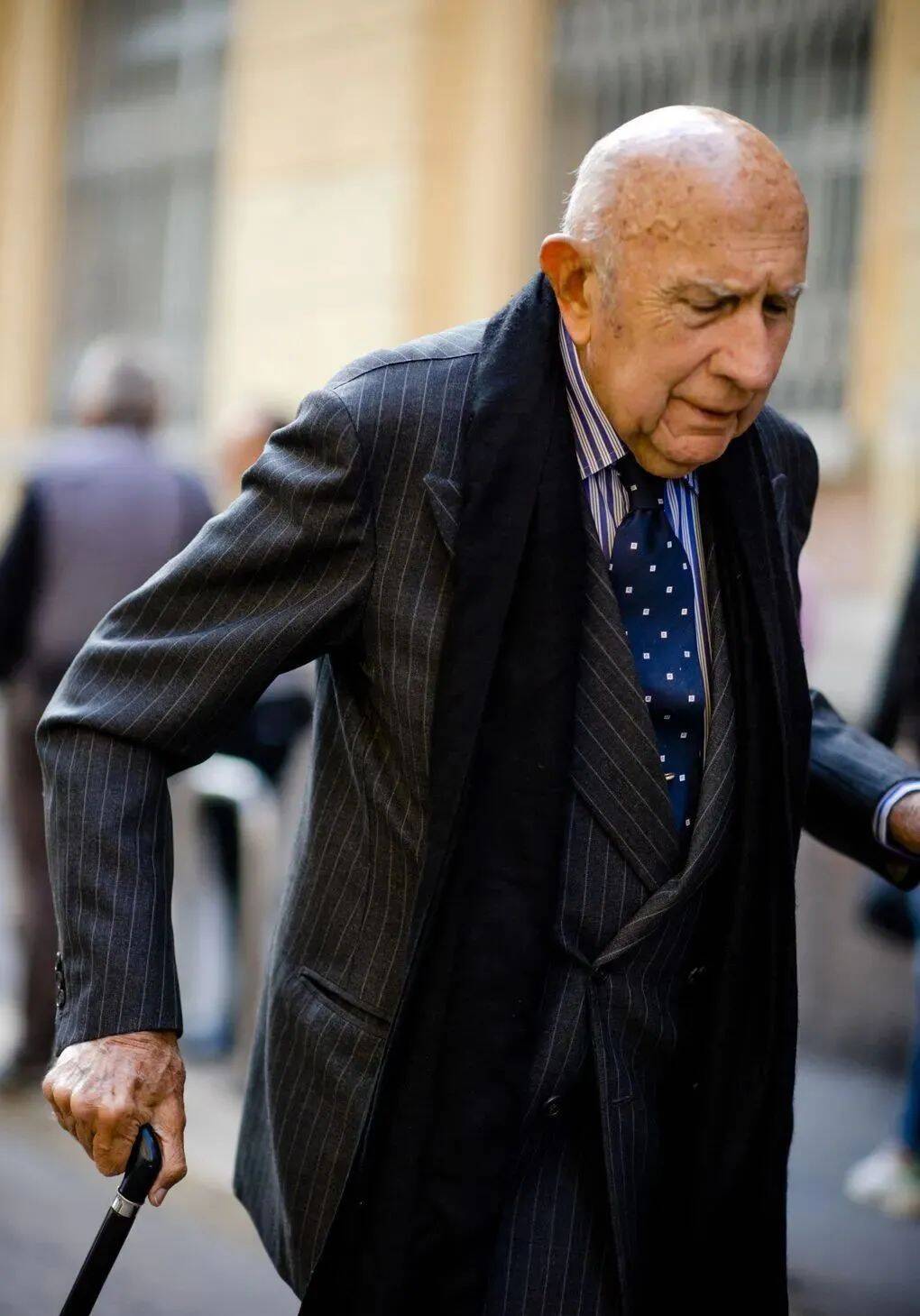 意大利时尚教父90岁一直优雅有格调米兰因为他成为时尚之都