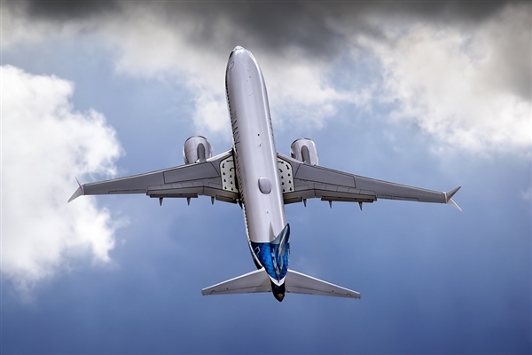 美国航空局局长亲自试飞2小时 波音737 Max最快11月放行