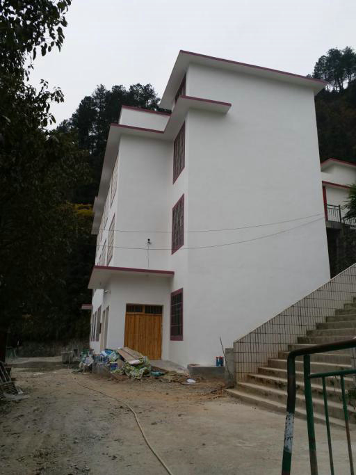 新建的都江中学学生食堂