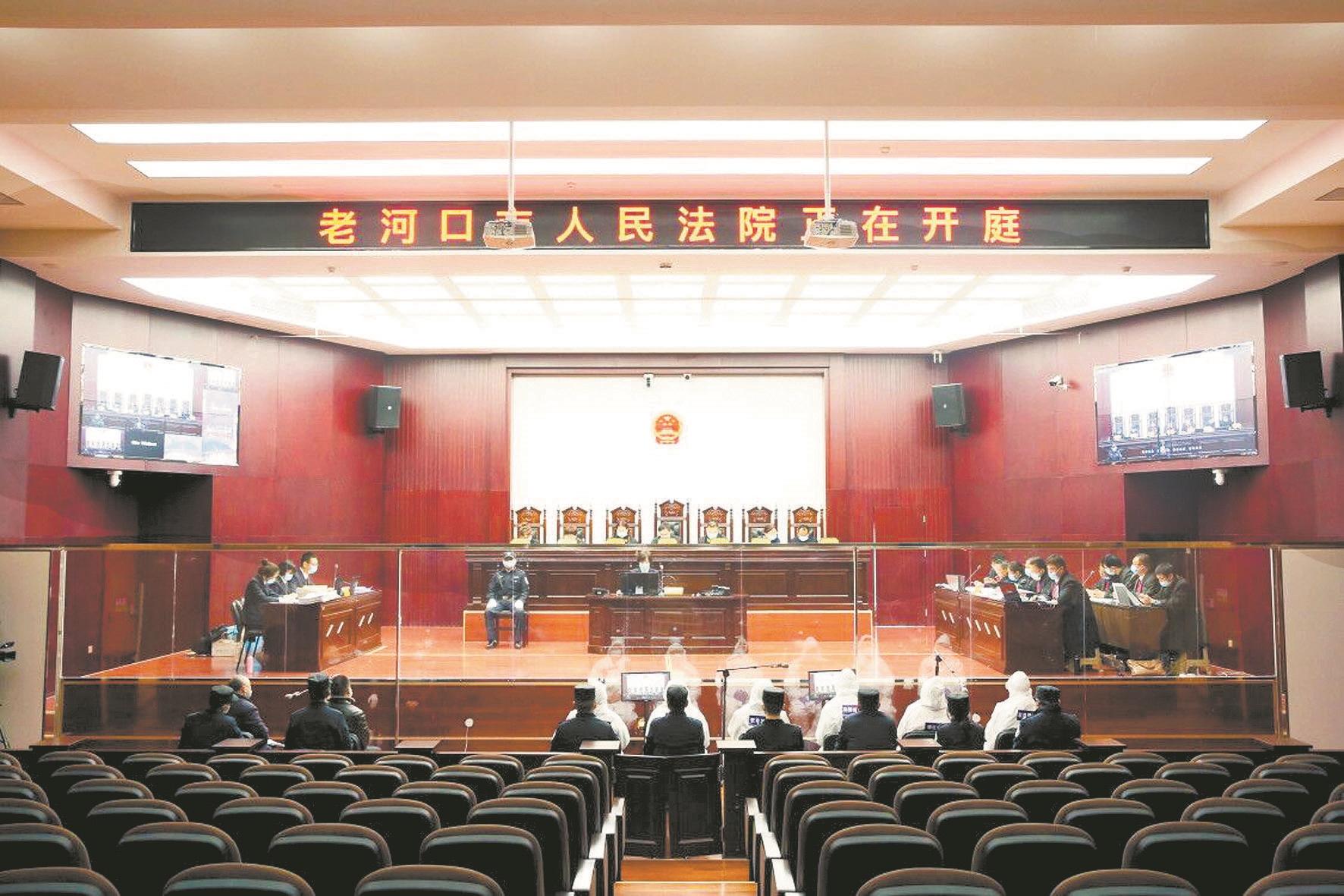 昔日村主任涉黑作恶 伙同他人非法敛财四百余万元