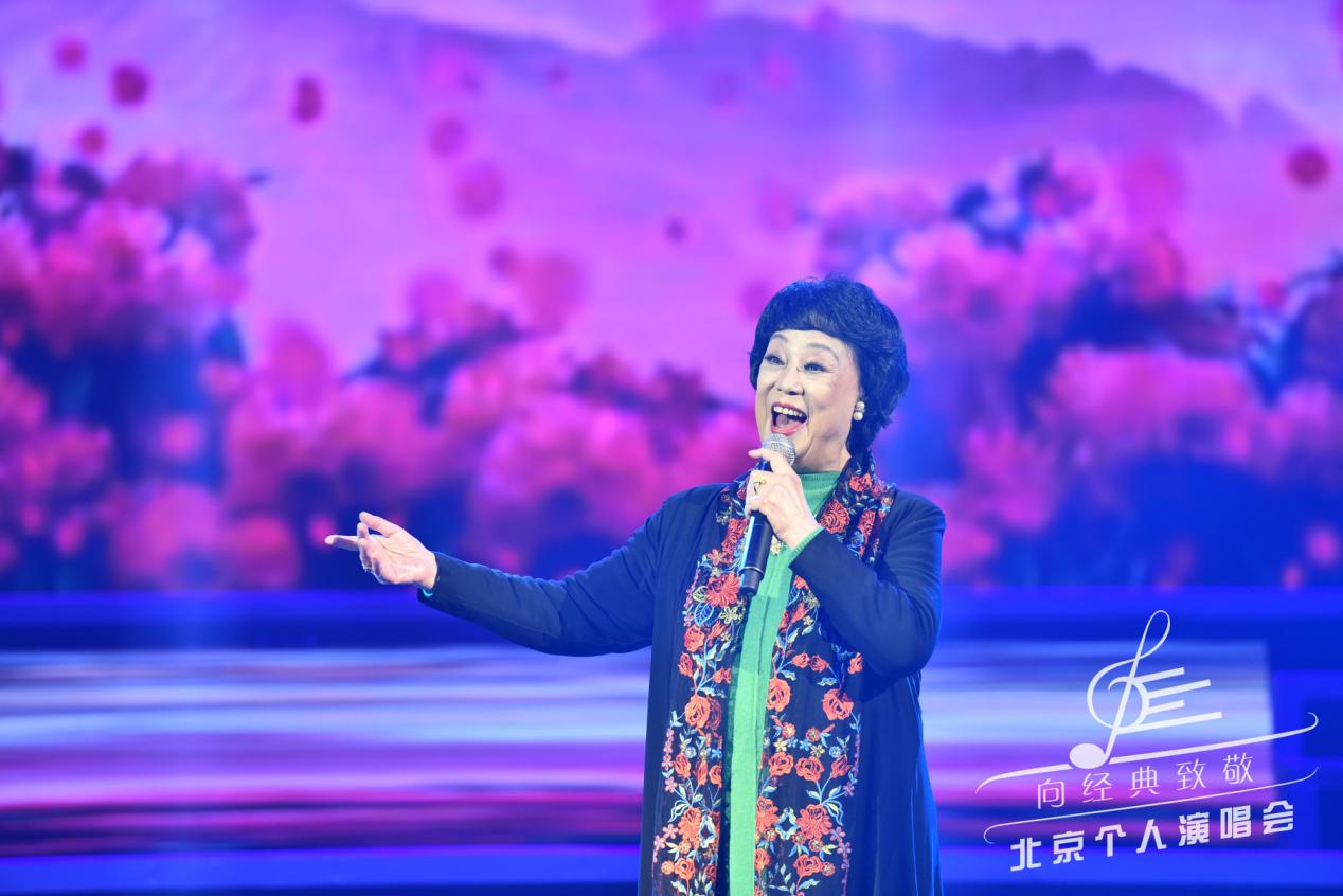 《情深谊长》,著名男高音歌唱家于乃久带来了《在那桃花盛开的地方》