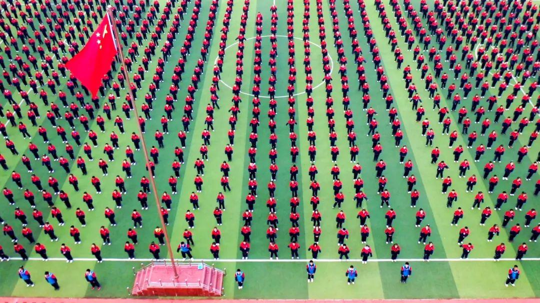 初中生跳操跳出网红款 网友：这才是青春该有的美好