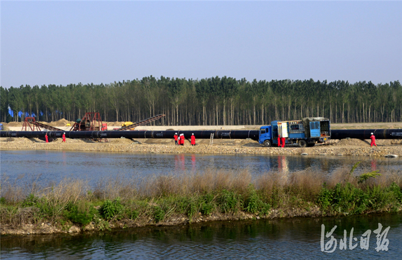 图为正在施工的中俄东线天然气管道中段（吉林长岭—河北永清）工程。 （资料片）通讯员佟占伟摄