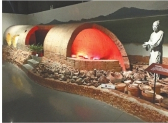 11月27日，记者在武汉博物馆展厅看到的湖泗窑复原模型。记者万建辉 摄