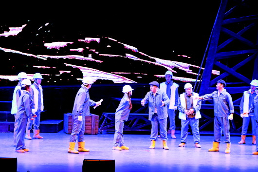 《铁人王进喜》剧照 王丽君 摄