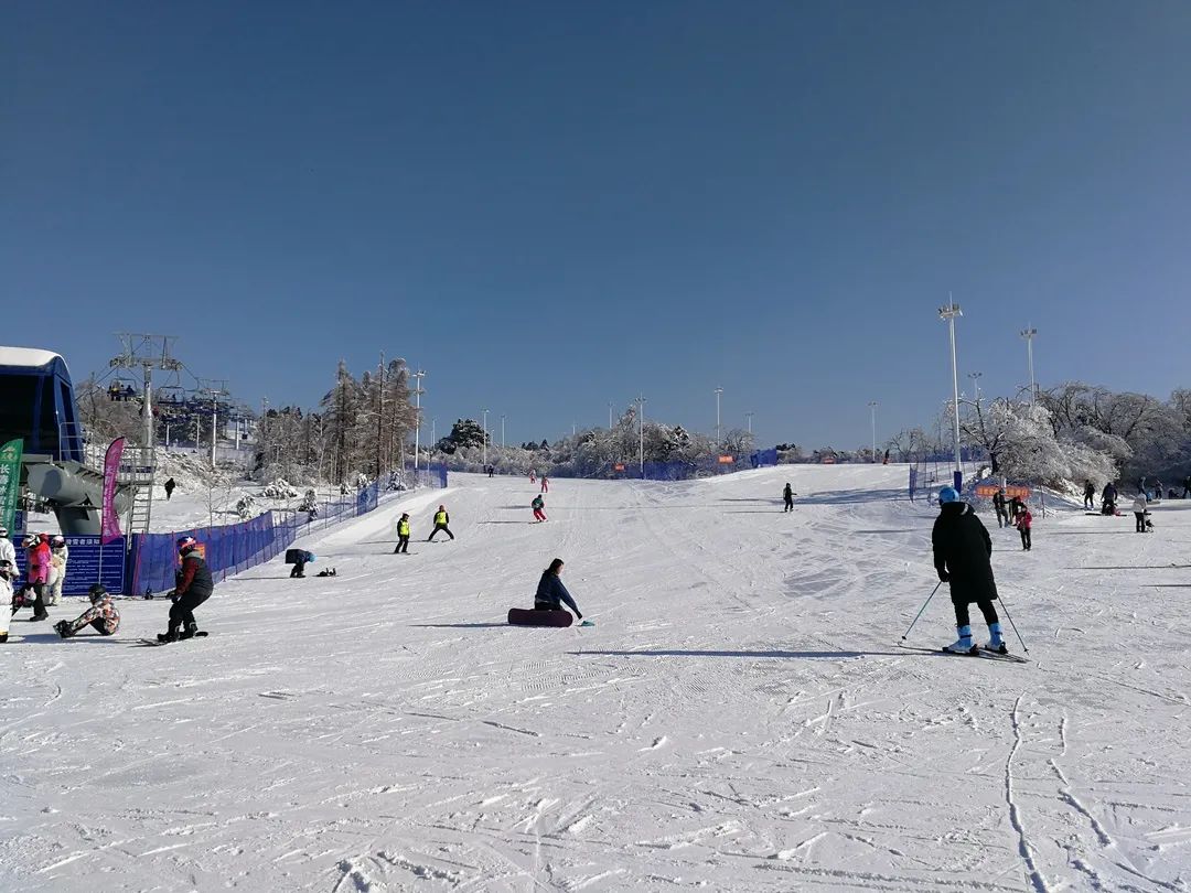 天恒山滑雪场图片