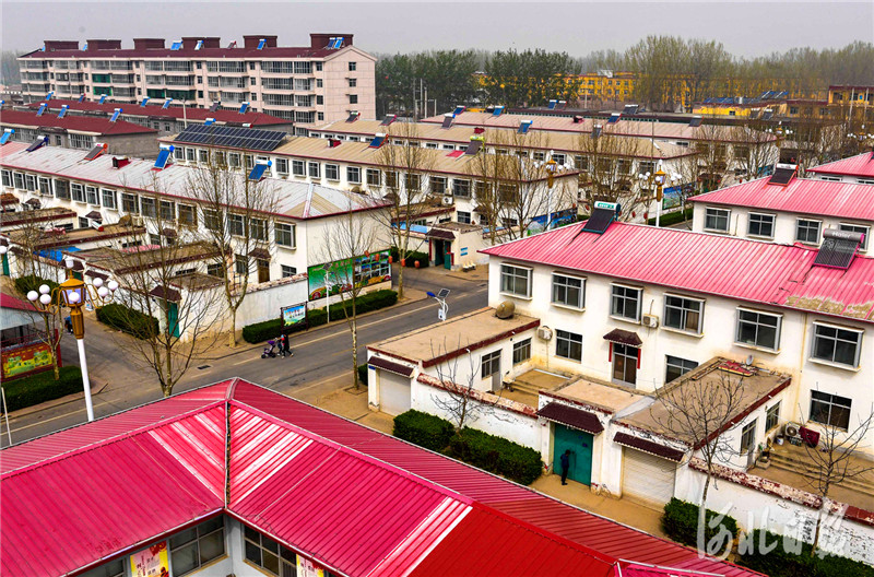 饶阳县圣水村整齐划一的新民居。 河北日报记者焦磊摄（资料片）