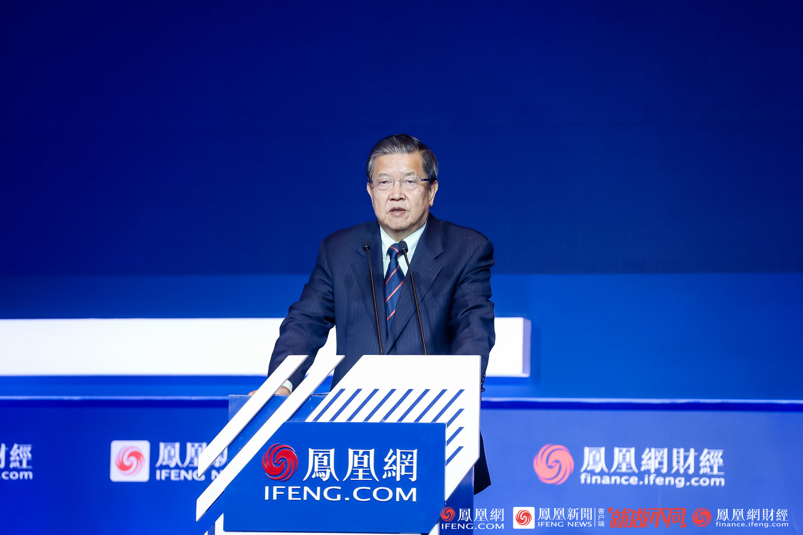 龙永图凤凰演讲：一个经济现象非常令人意外，背后的原因是中国_凤凰网