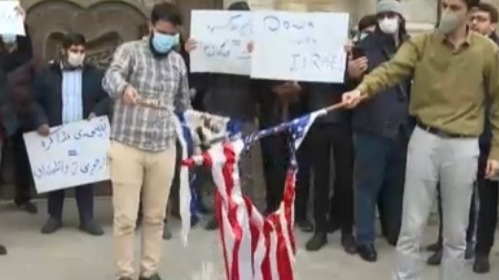 伊朗学生示威要求政府为核科学家复仇：为什么会纵容恐怖分子！
