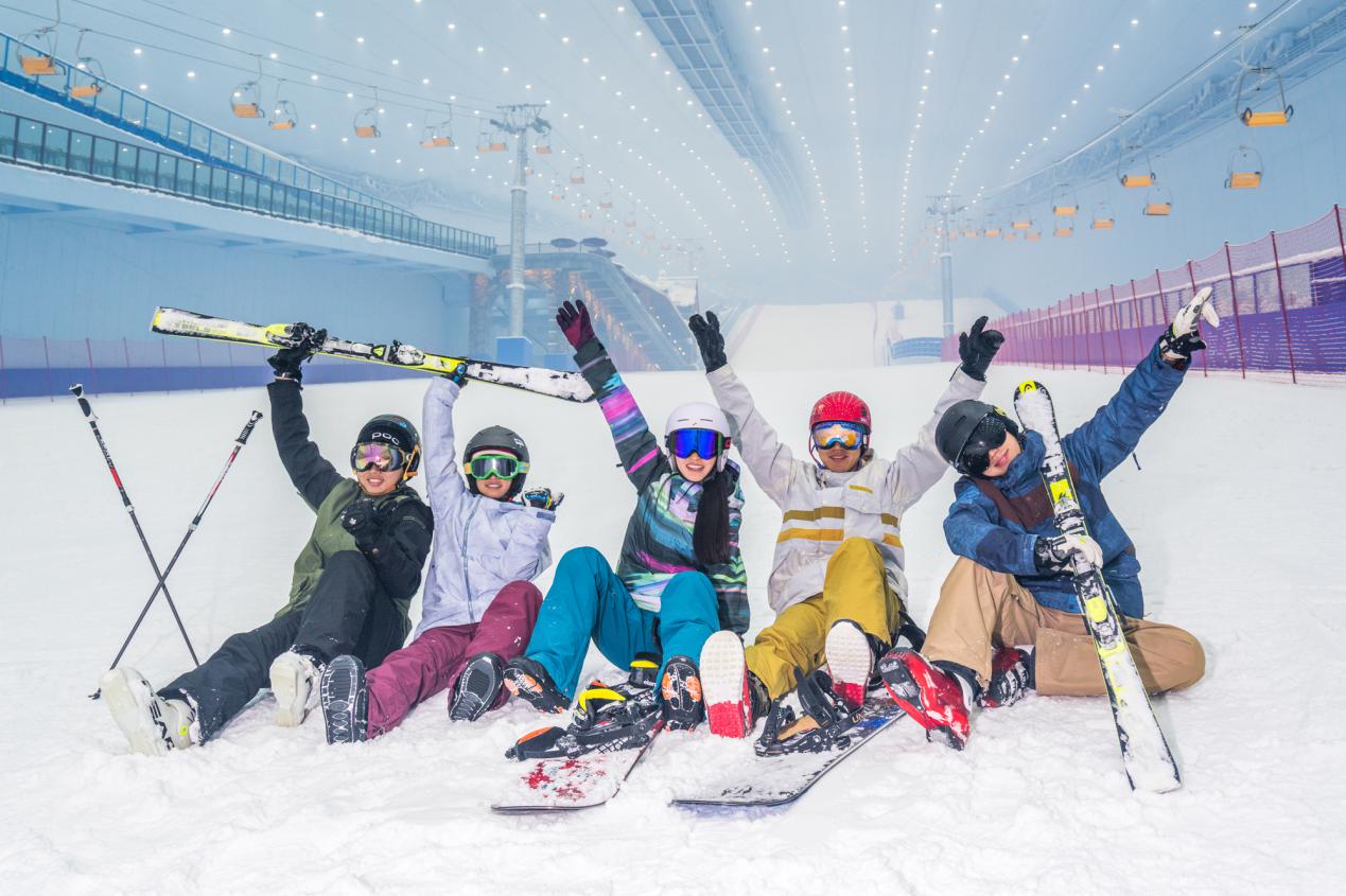 滑雪让小朋友变得更自信！青岛：畅享冰雪乐趣