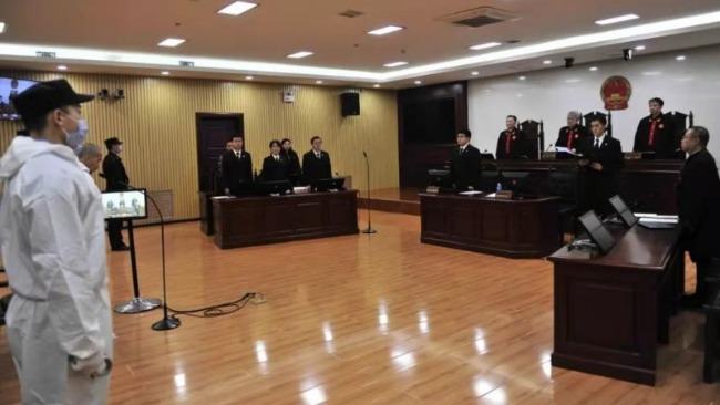 哈尔滨4岁幼女遭邻居抱走性侵 被告人被判死刑_凤凰网