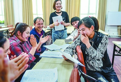透过画面 听到笑声——新疆32个贫困县全部脱贫