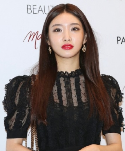 韩国女歌手金请夏确诊新冠肺炎 原计划三天后发新曲