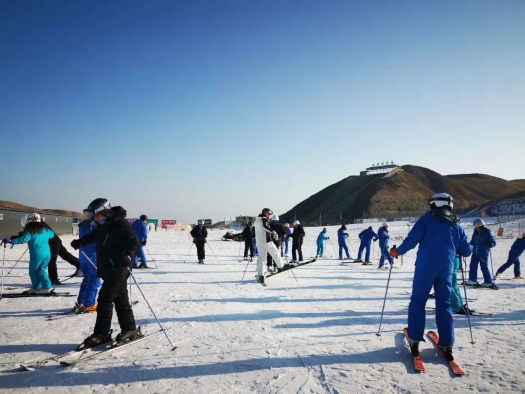 塔兒灣滑雪場即將開業送禮這個冬季溫暖了