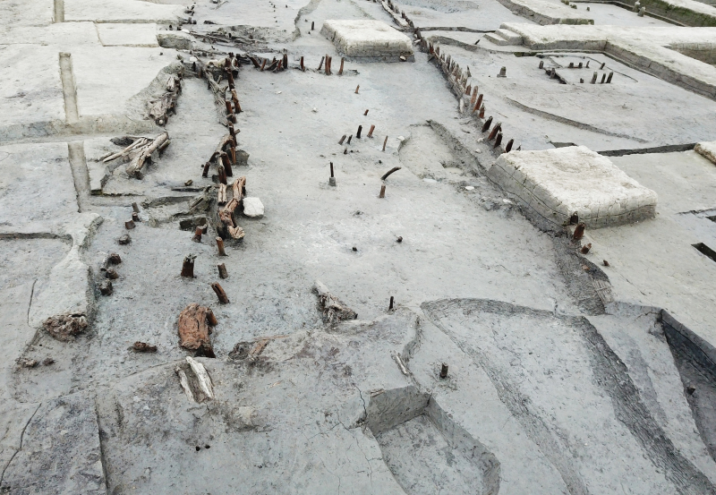 03图三  1号、2号护岸（自西向东）.jpg