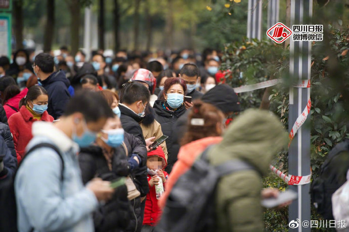 成都新增1例本土确诊病例，直击当地核酸检测现场