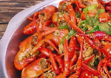 老刘教你一道当季美味“咸蛋黄小龙虾”,步骤讲解详细,先收藏了