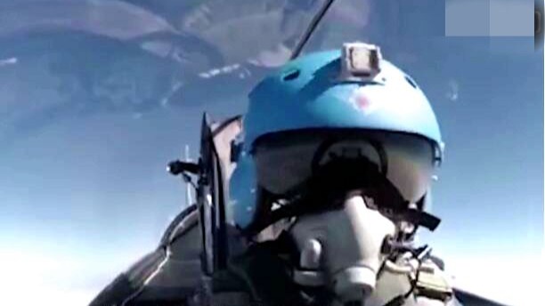 揭秘解放军战机驱逐外机现场：打得来敌措手不及